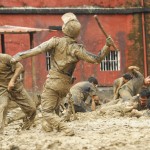 the raid 2 - tout commence par une bonne baston dans la boue de la prison